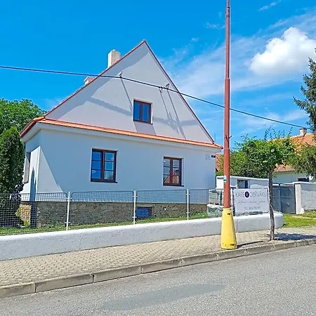Kafe V Obyvaku B&B Bítov
